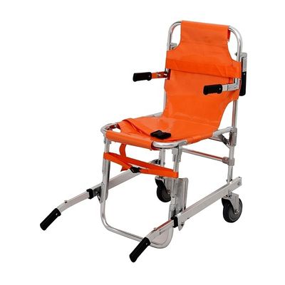 Robuste orangefarbene Treppe für den sicheren und komfortablen Transport